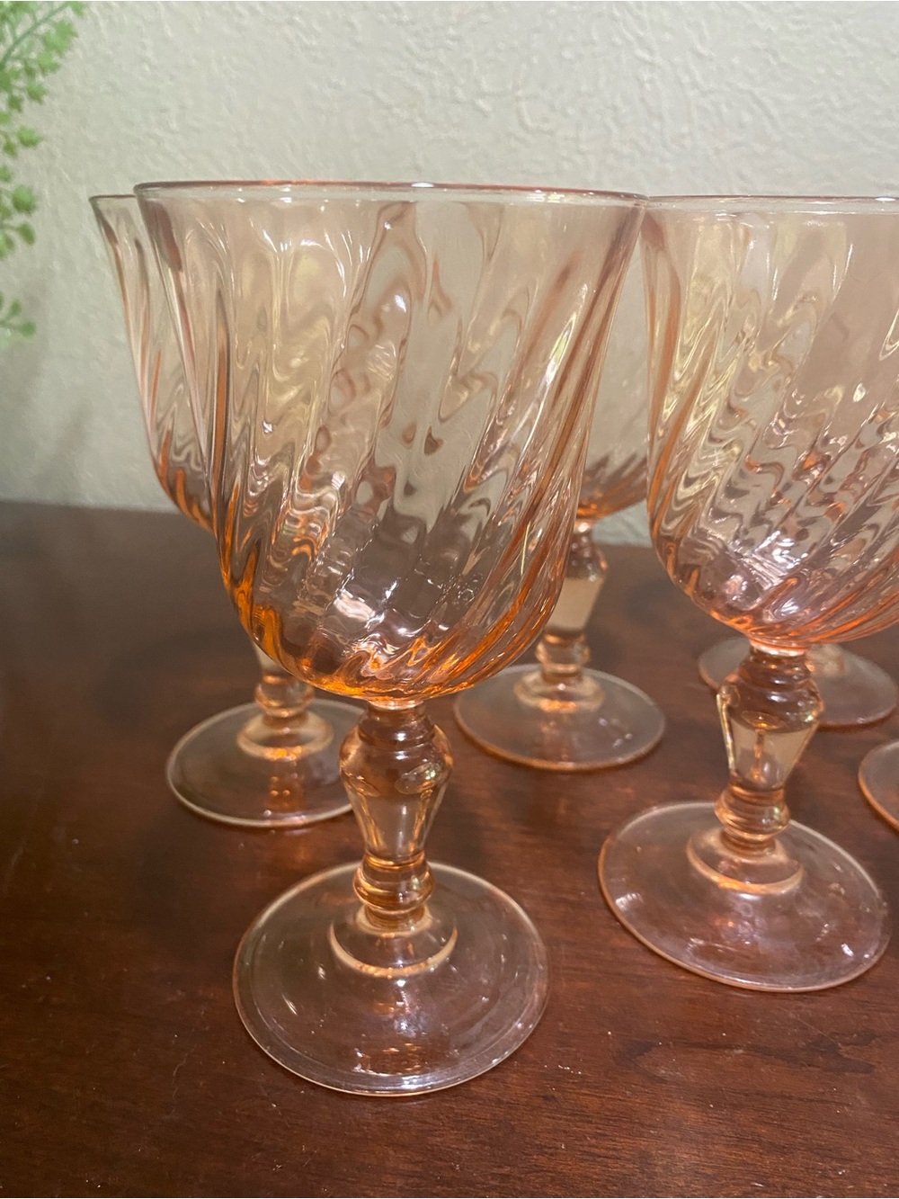 Vintage, Set of 8, Luminarc ROSALINE Pink Swirl Wine Glasses made in France - Picture 4 of 6